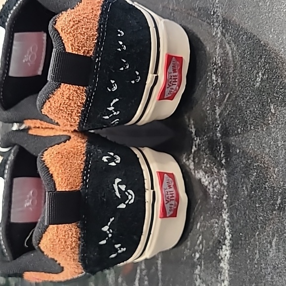 Vans Disney Lion King Scar shoes size 8 - Picture 3 of 9